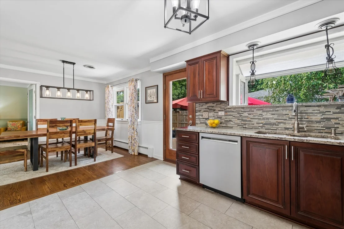 Photo of 1041 Longmeadow Drive