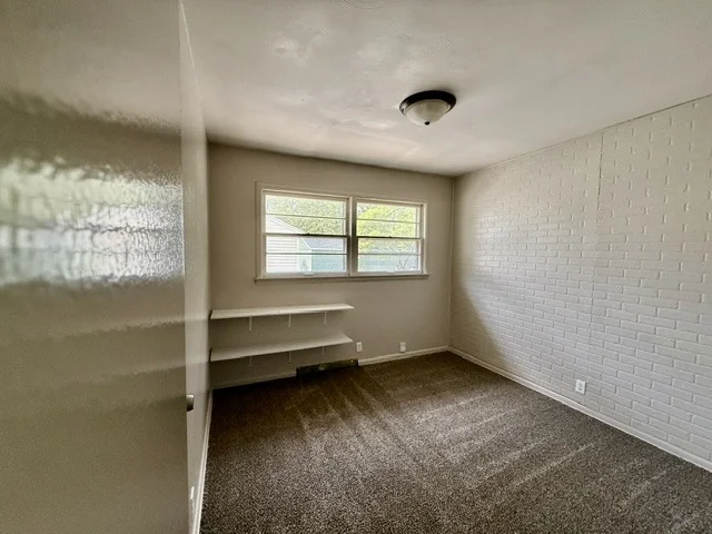 Photo of 914 W Maple Street