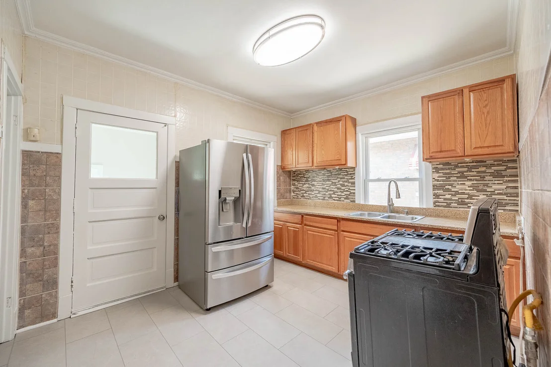 Photo of 39 W 113th Place