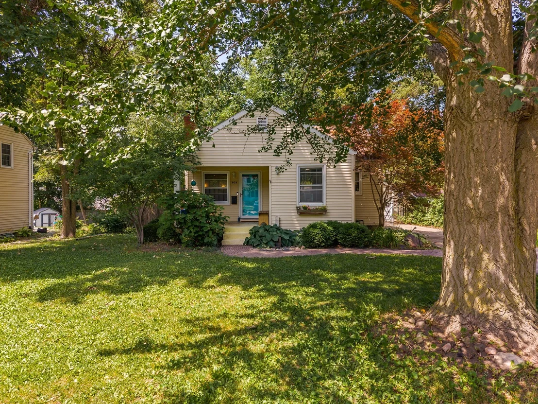 Photo of 821 Normal Avenue