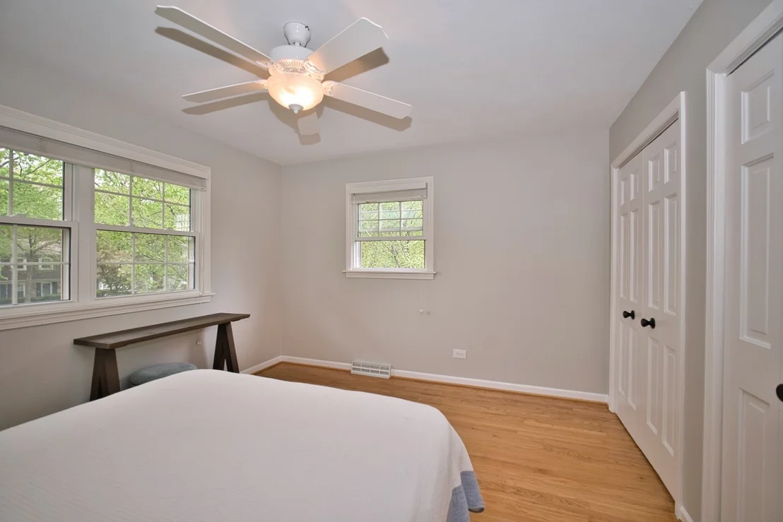 Photo of 2S510 Seneca Drive