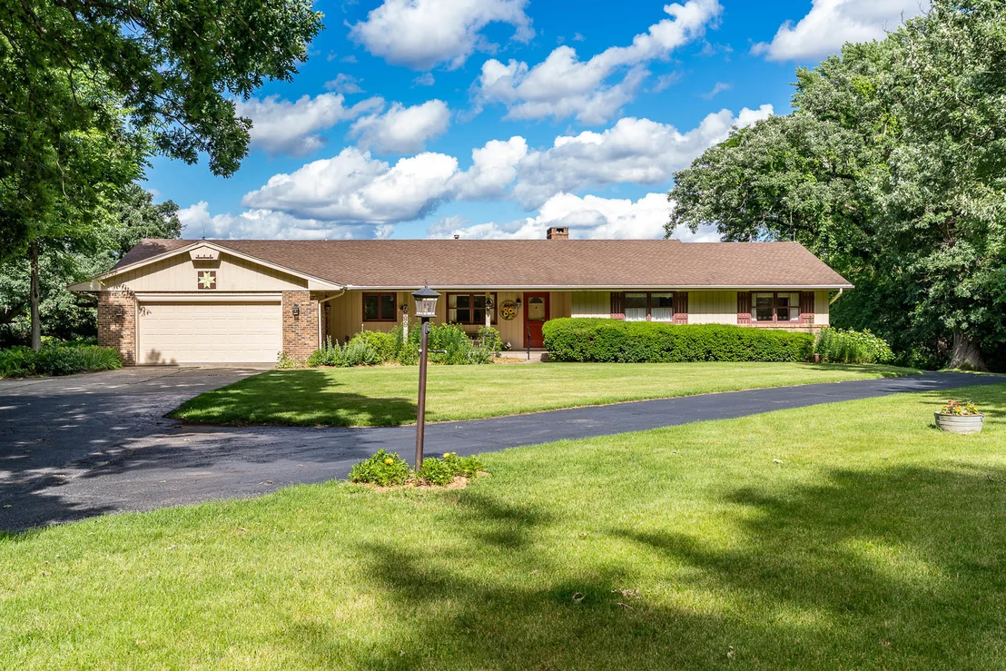 Photo of 7889 Shaw Road