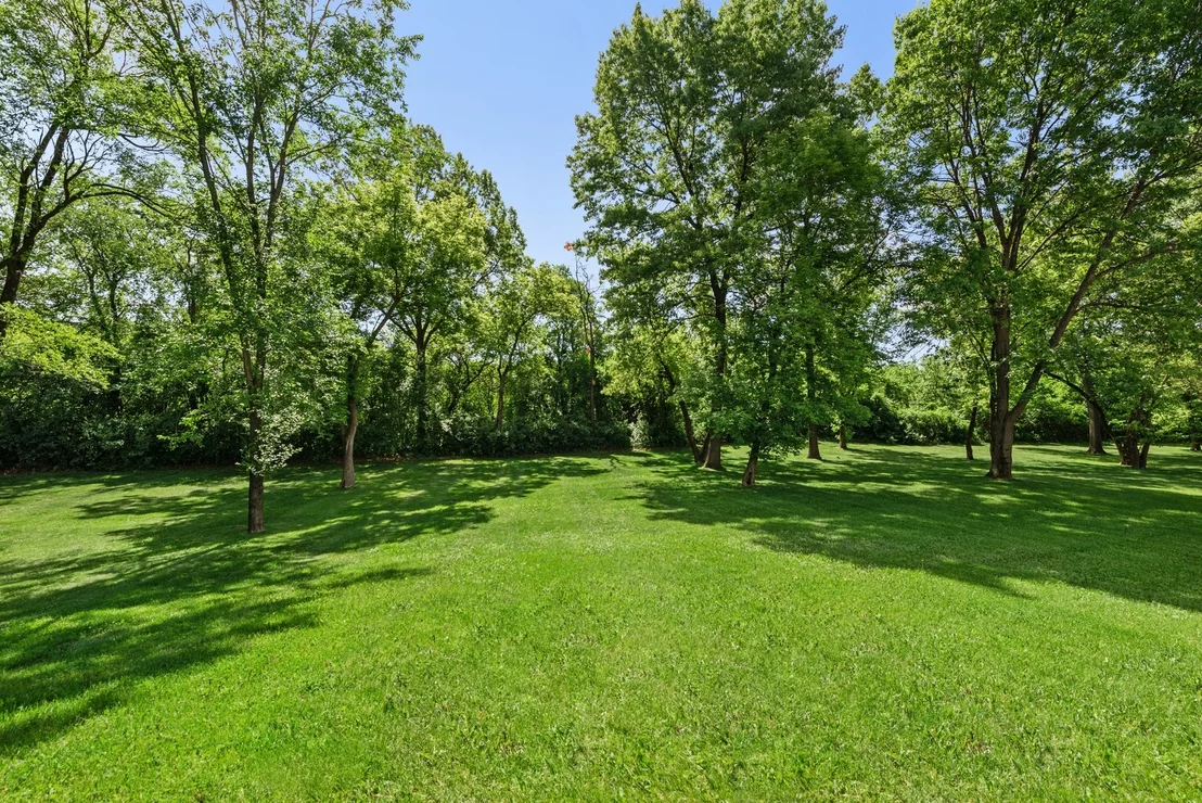 Photo of 4 ROUNDSTONE Lane
