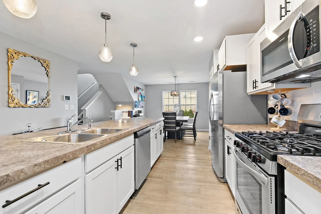 Photo of 2387 Alison Avenue