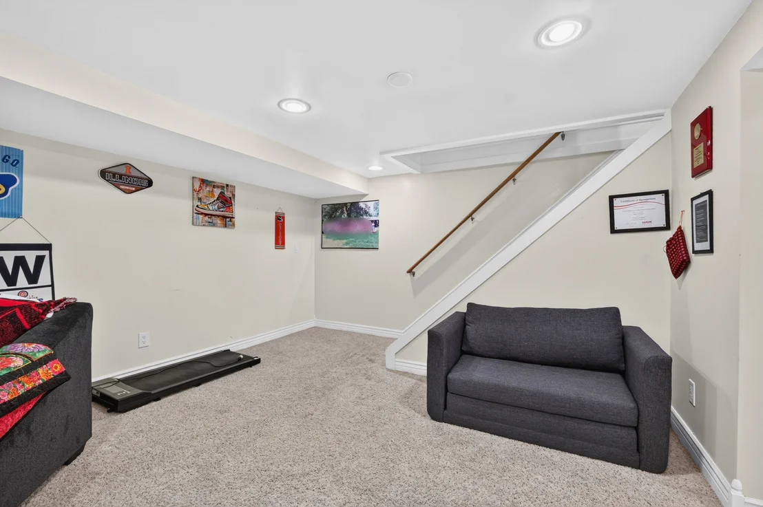 Photo of 345 Rolfe Road