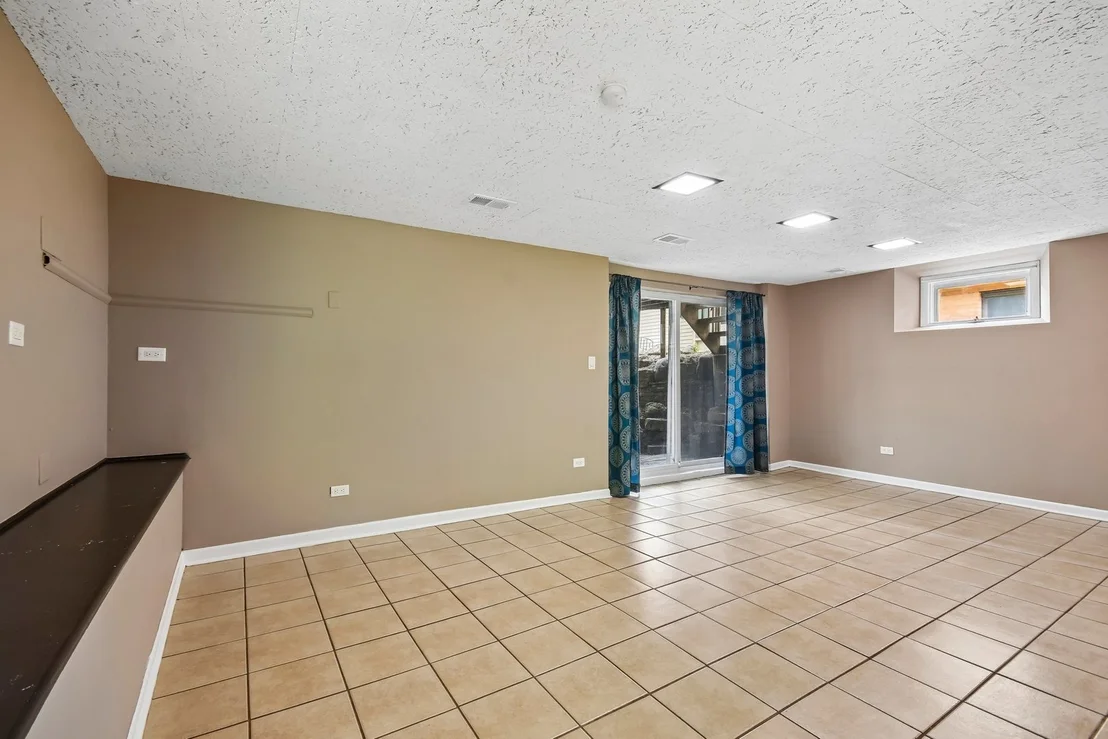 Photo of 385 ANNE Terrace