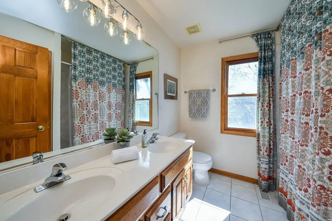 Photo of 635 Samantha Circle