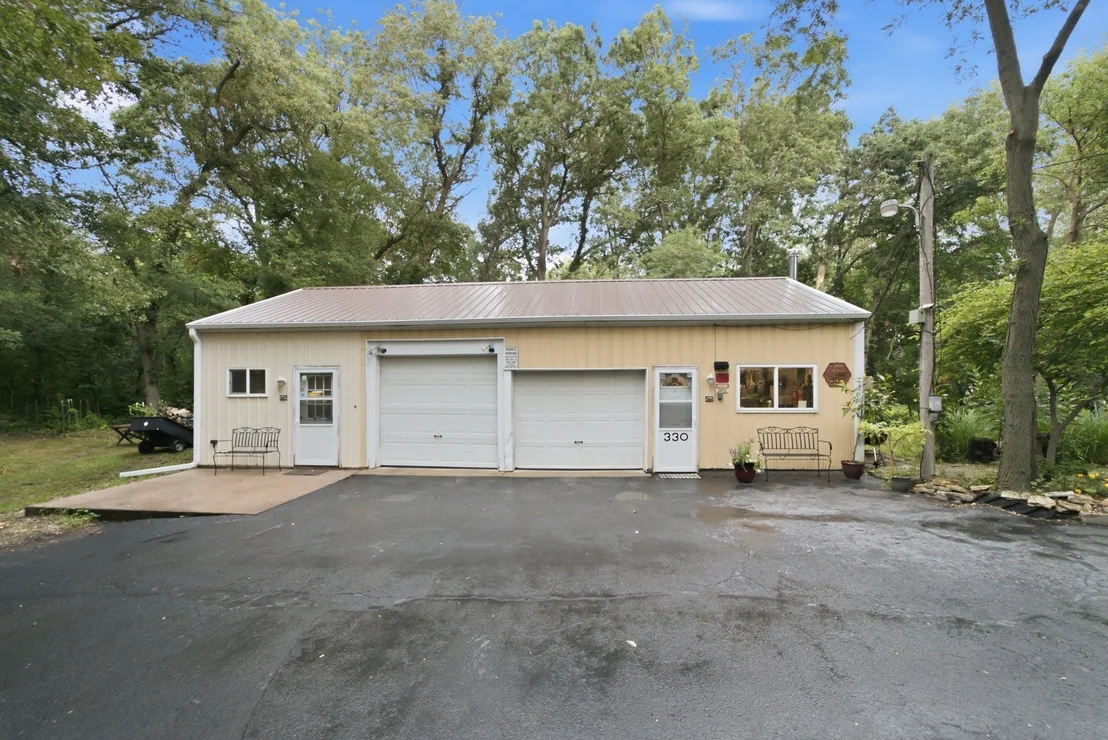 Photo of 330 S 5000w Road
