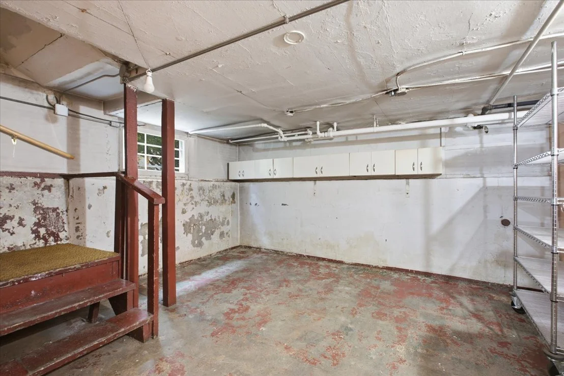 Photo of 1527 W JUNEWAY Terrace