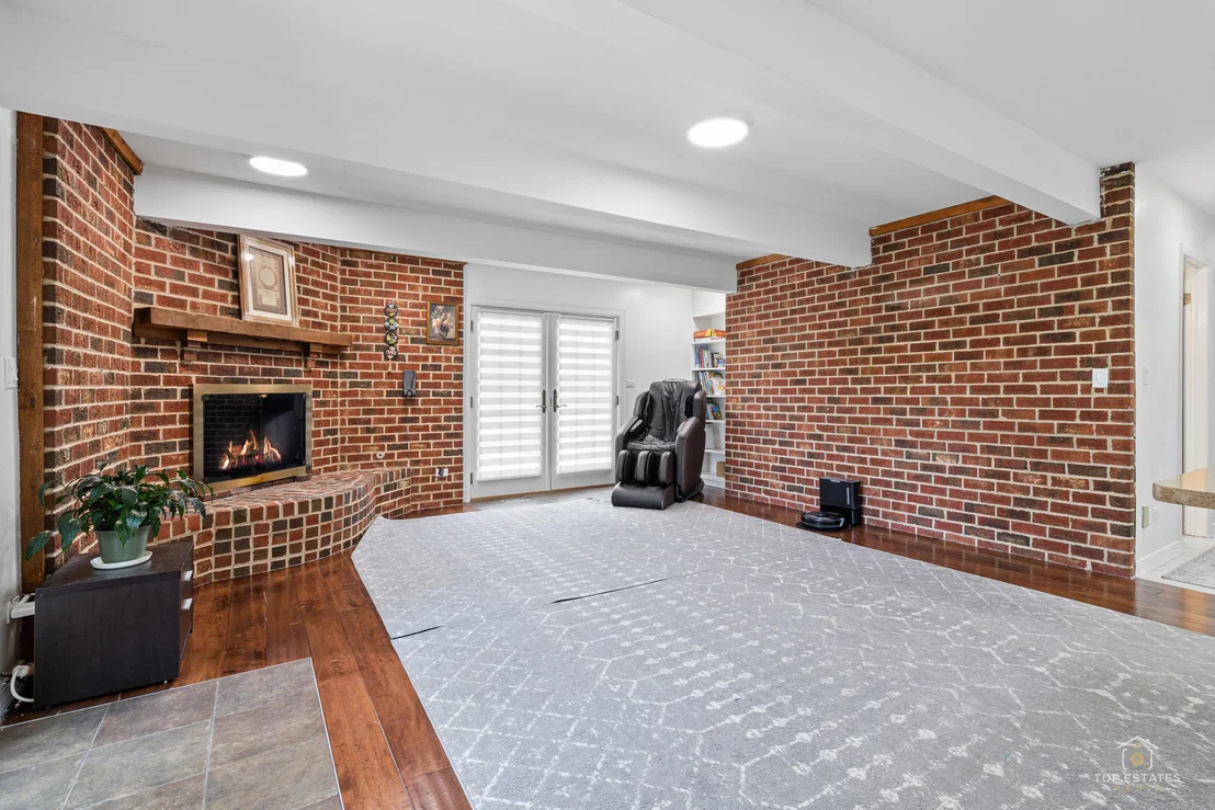 Photo of 887 N Dovington Court