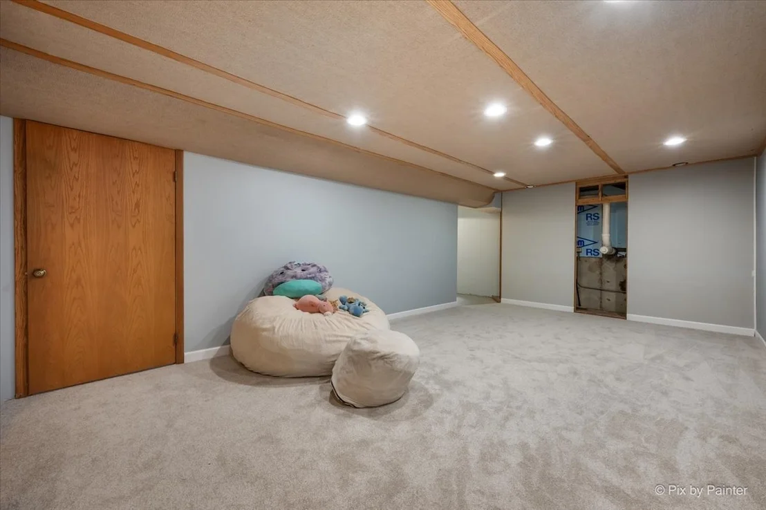 Photo of 658 WAINSFORD Drive