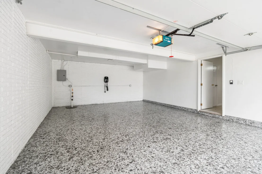 Photo of 669 White Pine Road