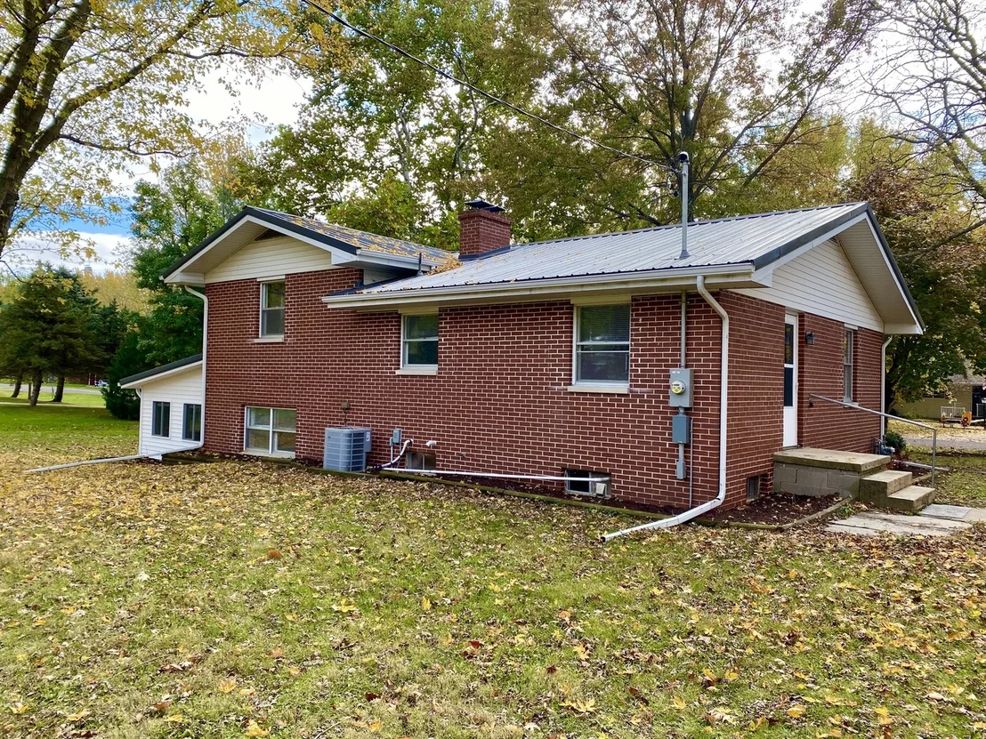Photo of 301 W Main Street