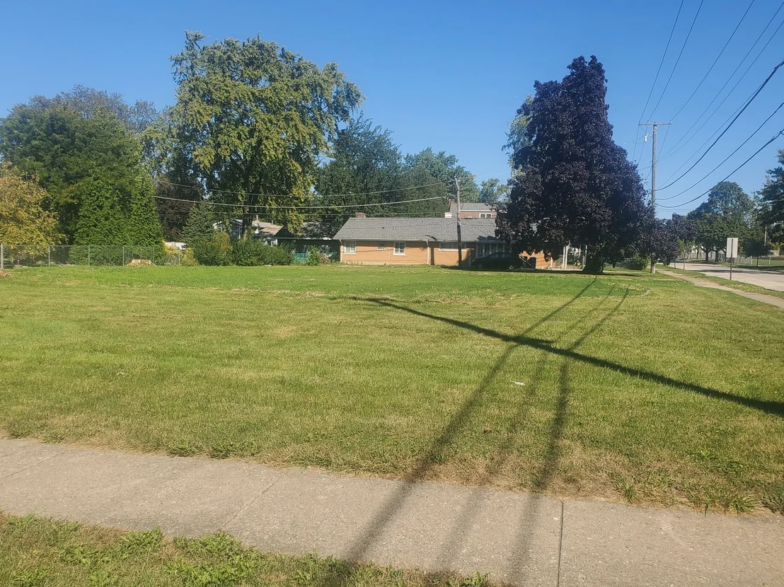 Photo of 2646 Maple Street