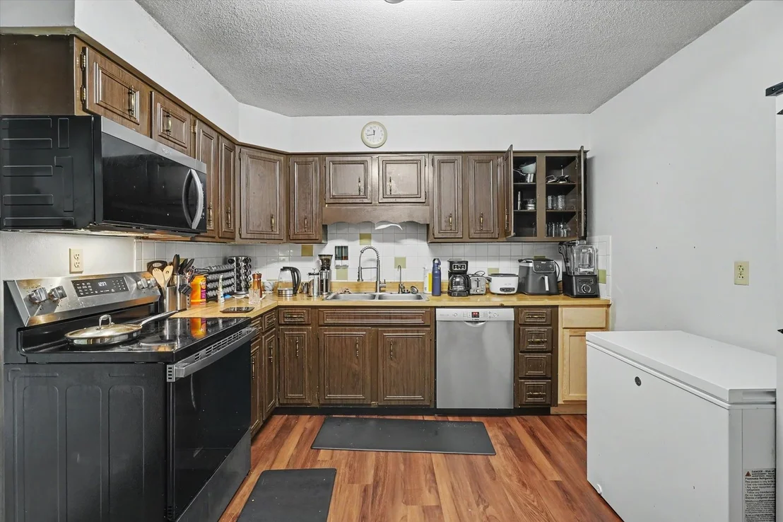 Photo of Unit 14 at 912 Crescent Drive