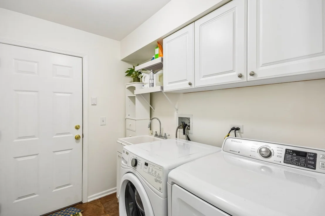 Photo of 1559 Abbotsford Drive