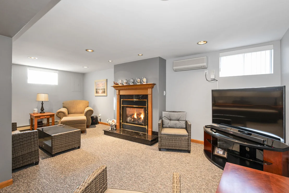Photo of 10124 Maple Avenue
