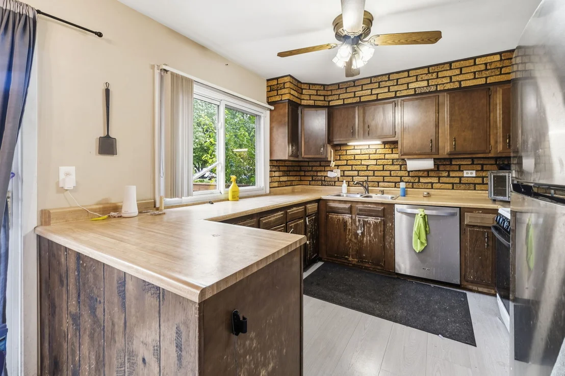 Photo of 863 Poplar Lane