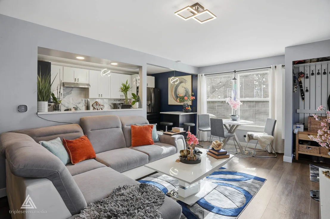 Photo of Unit B at 551 Sidney Avenue