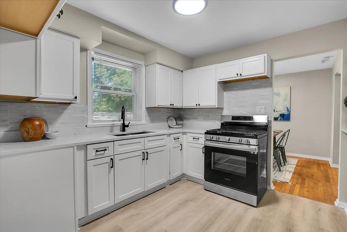 Photo of 659 W 129th Place