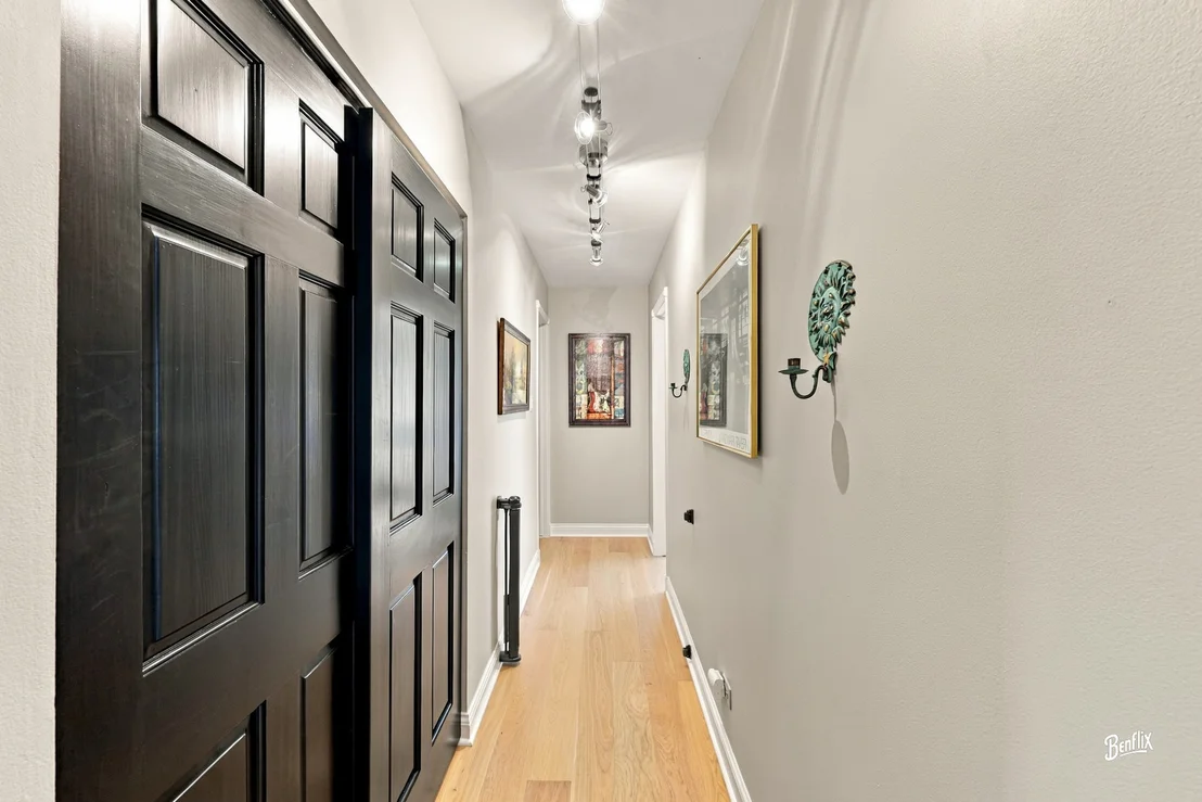 Photo of 4 W Suffield Drive