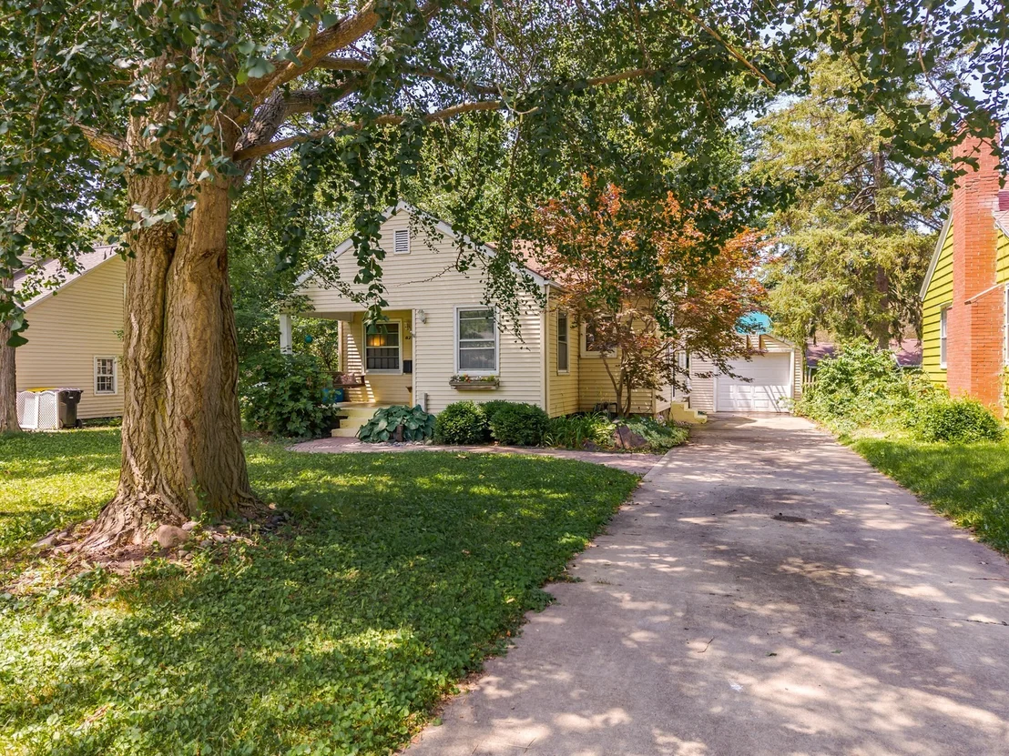 Photo of 821 Normal Avenue