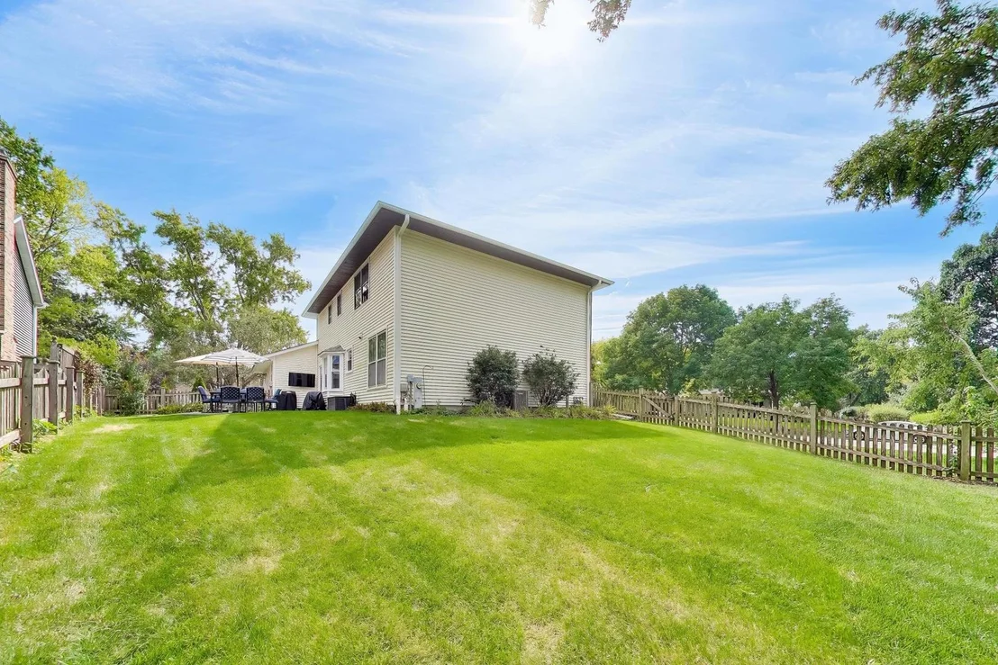 Photo of 925 Hidden Lake Road