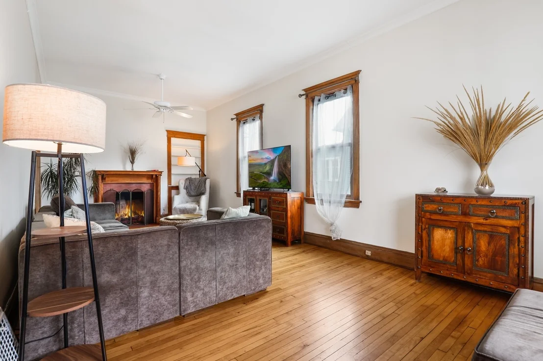 Photo of 1648 W 100th Street