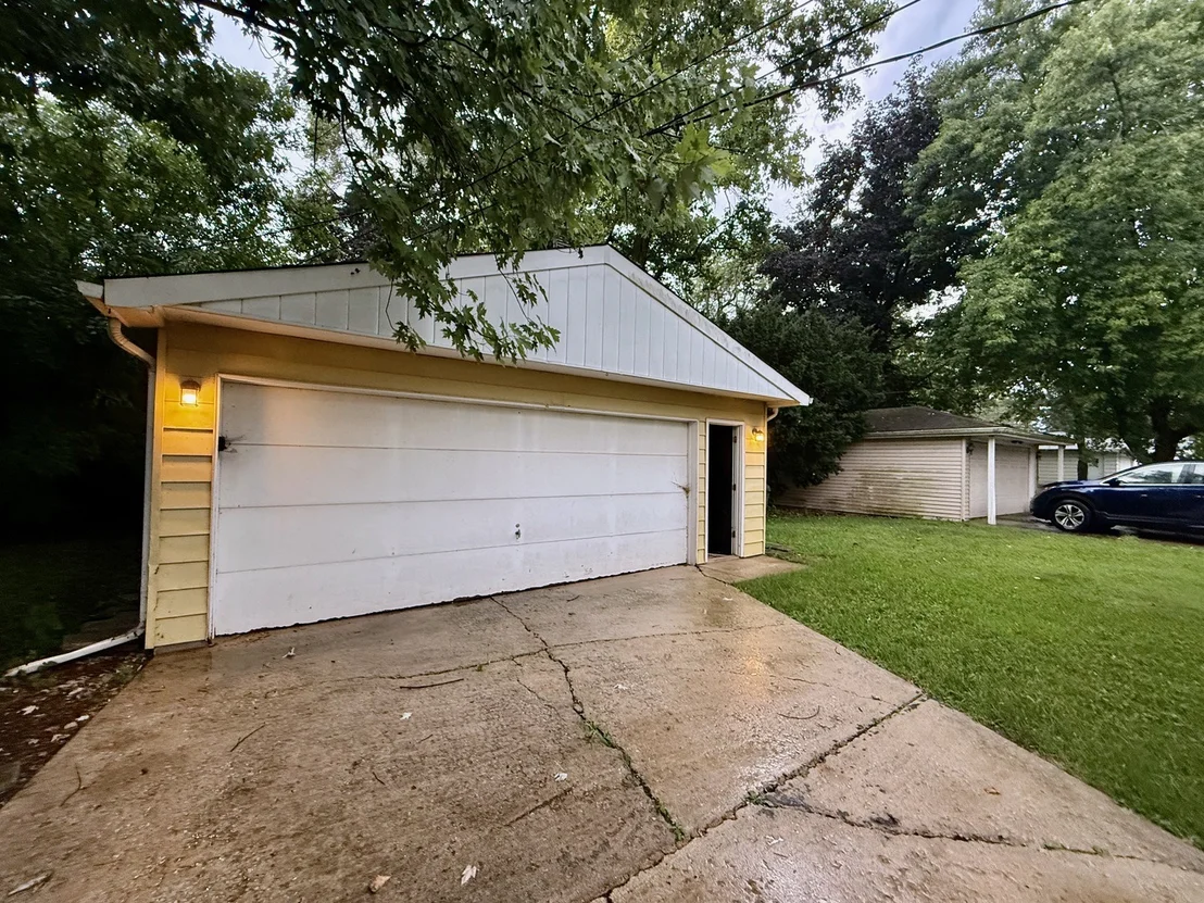 Photo of 1121 Olive Road
