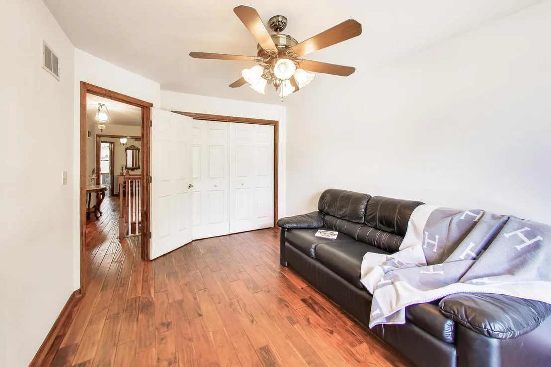 Photo of 133 Schiller Place