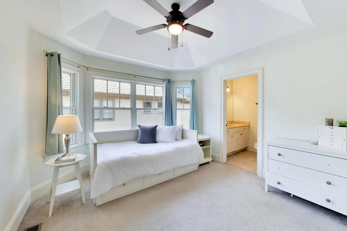 Photo of 345 Madison Avenue