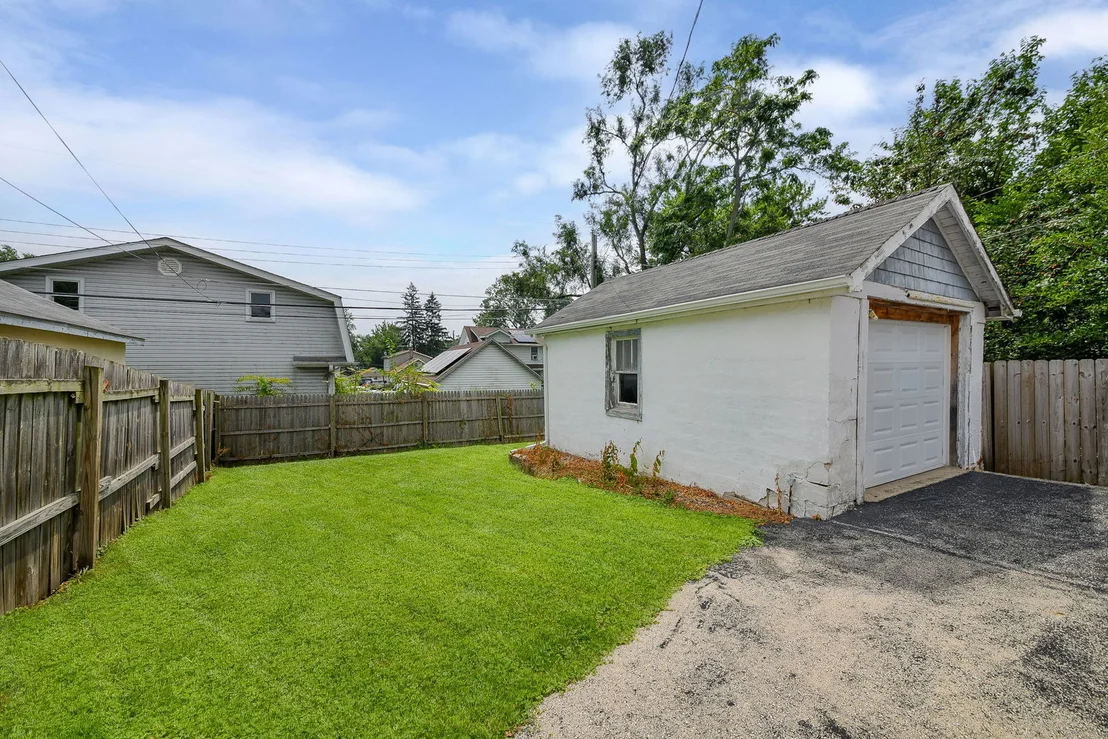 Photo of 935 4th Avenue