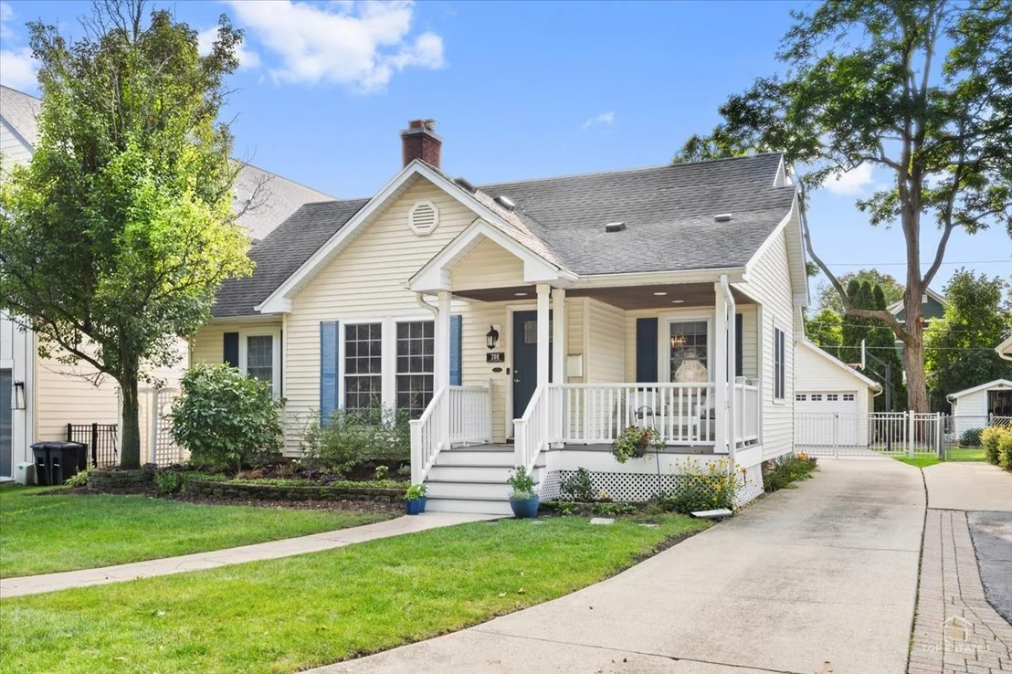 Photo of 208 N Willow Road