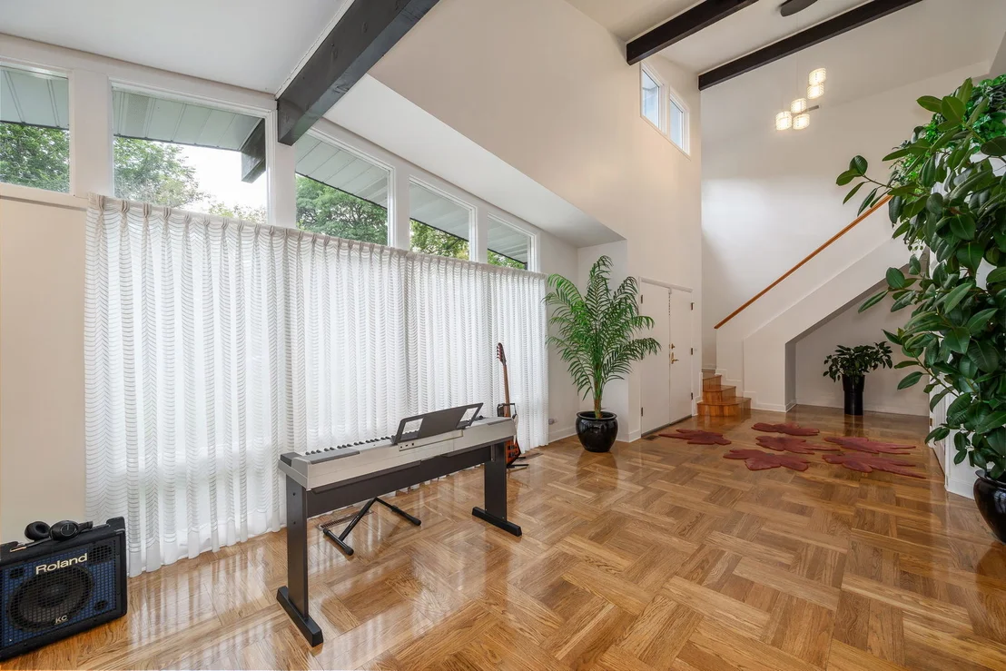 Photo of 695 Ivy Lane