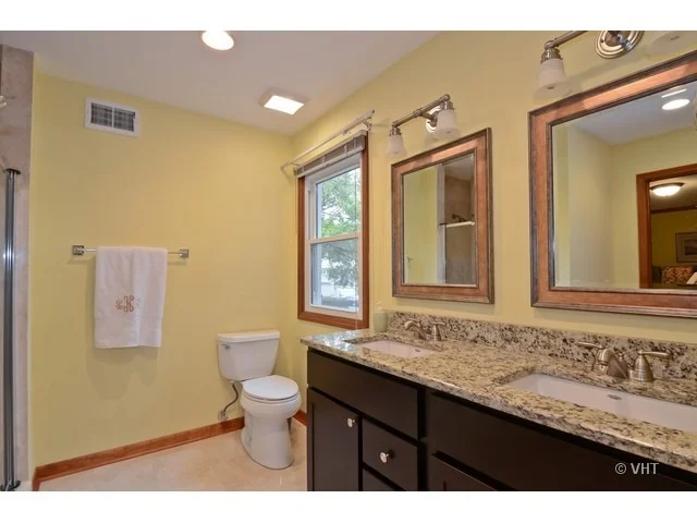 Photo of 3450 Riverside Drive