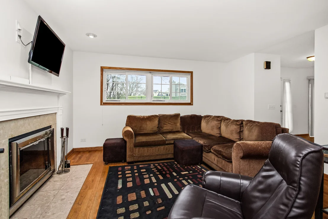 Photo of 543 LE PARC Circle