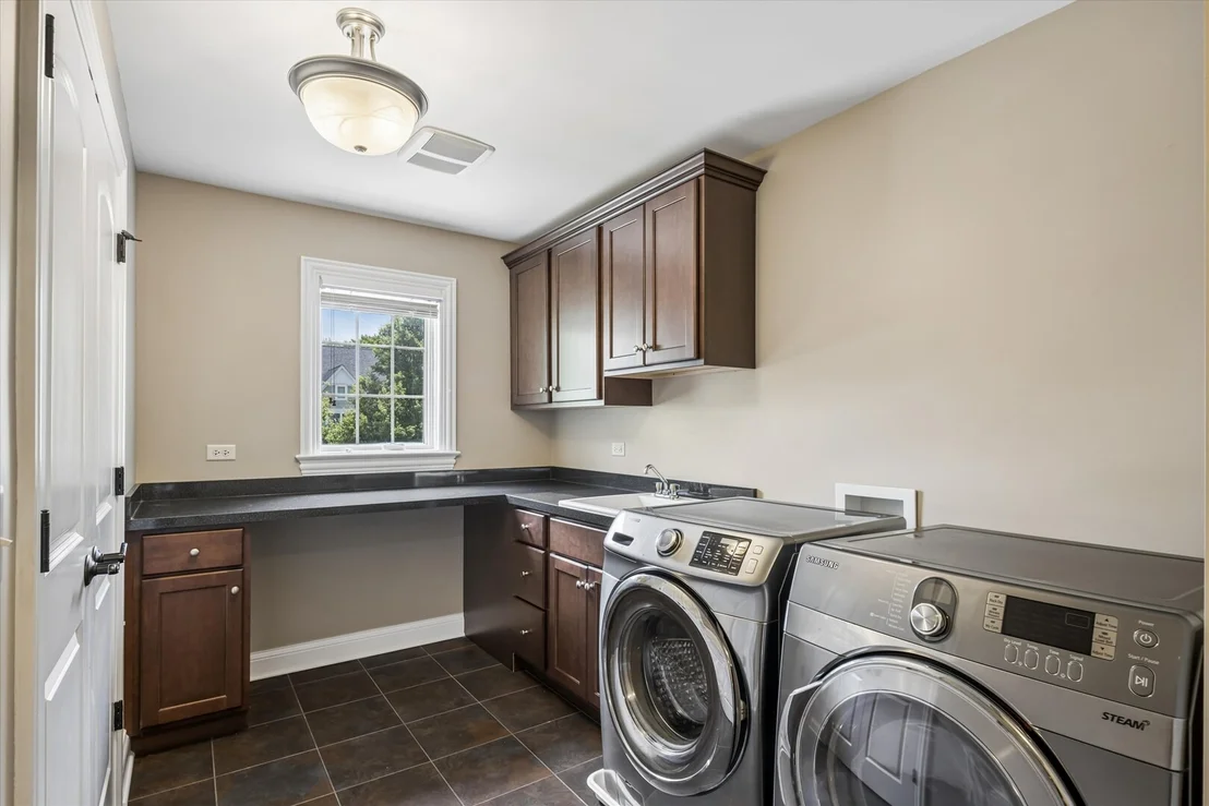 Photo of 639 N Wright Street