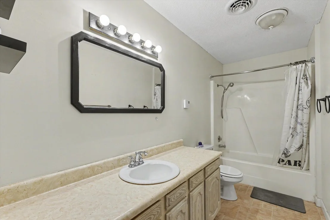 Photo of 110 N Joy Drive