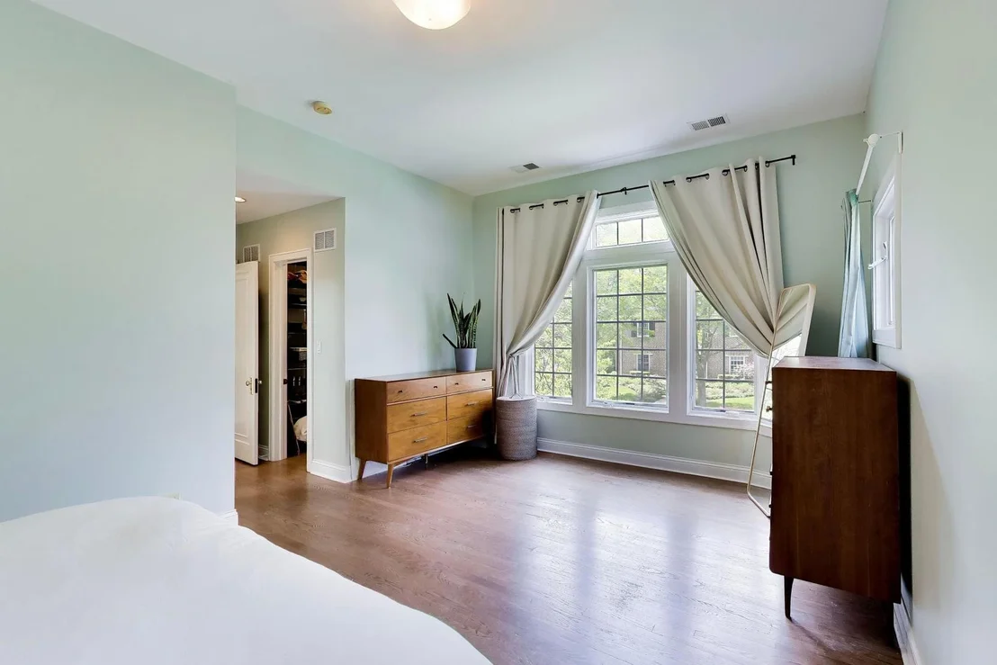 Photo of 1636 Forest Avenue