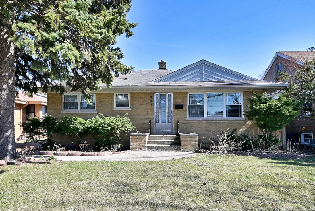 Photo of 341 Iroquois Road