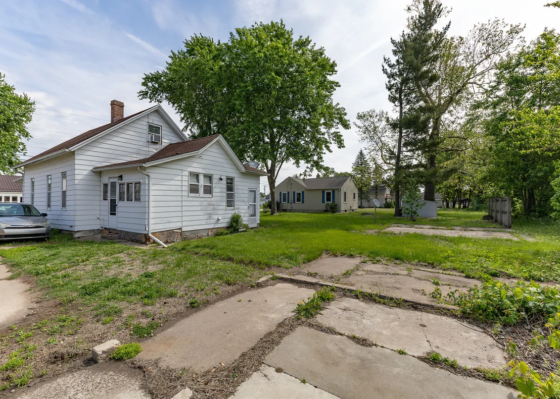 Photo of 918 16th Avenue