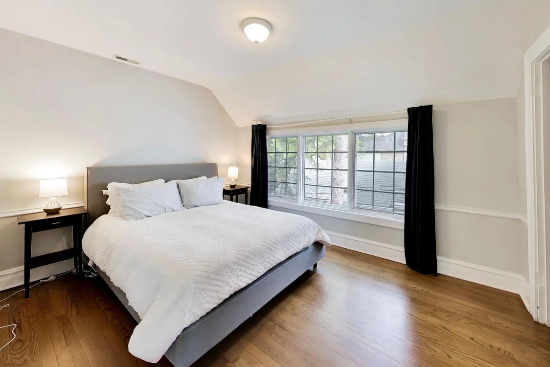 Photo of 1636 Forest Avenue