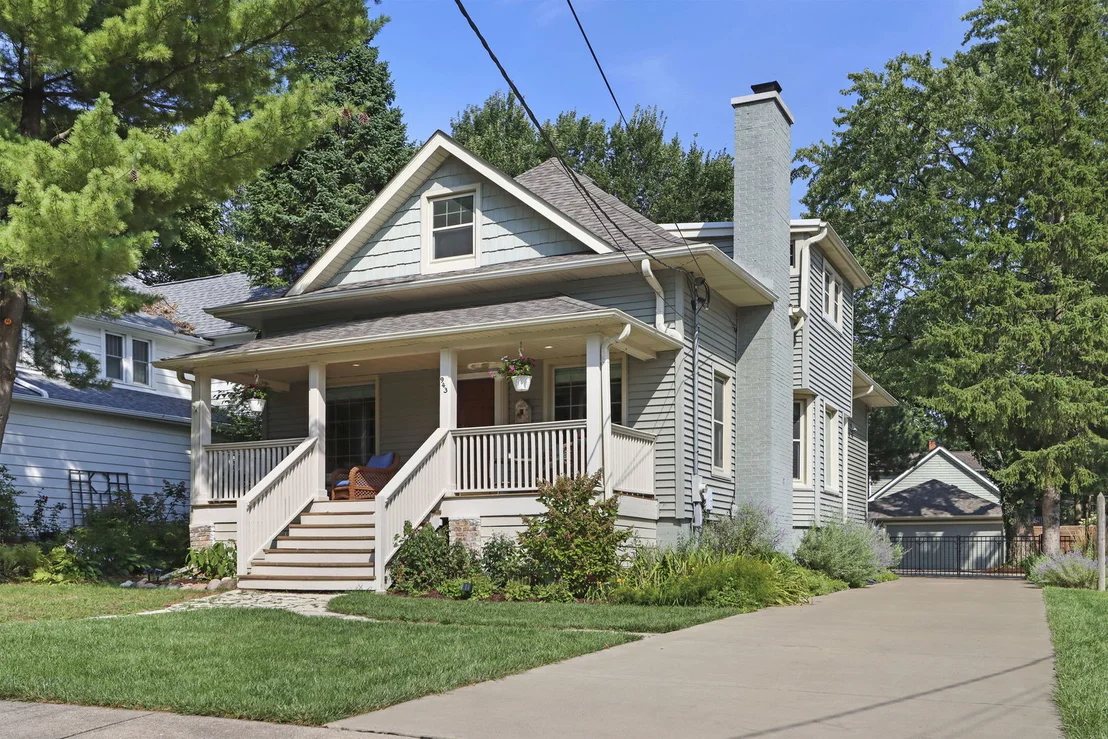 Photo of 943 Forest Avenue