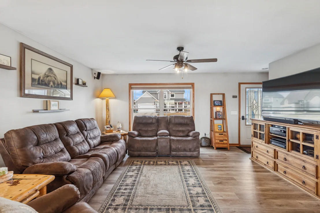 Photo of 327 Tomahawk Drive