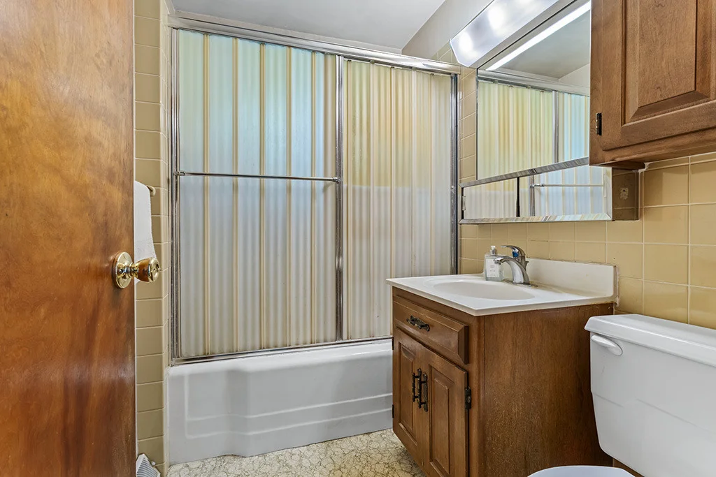 Photo of 2115 MAPLE Road