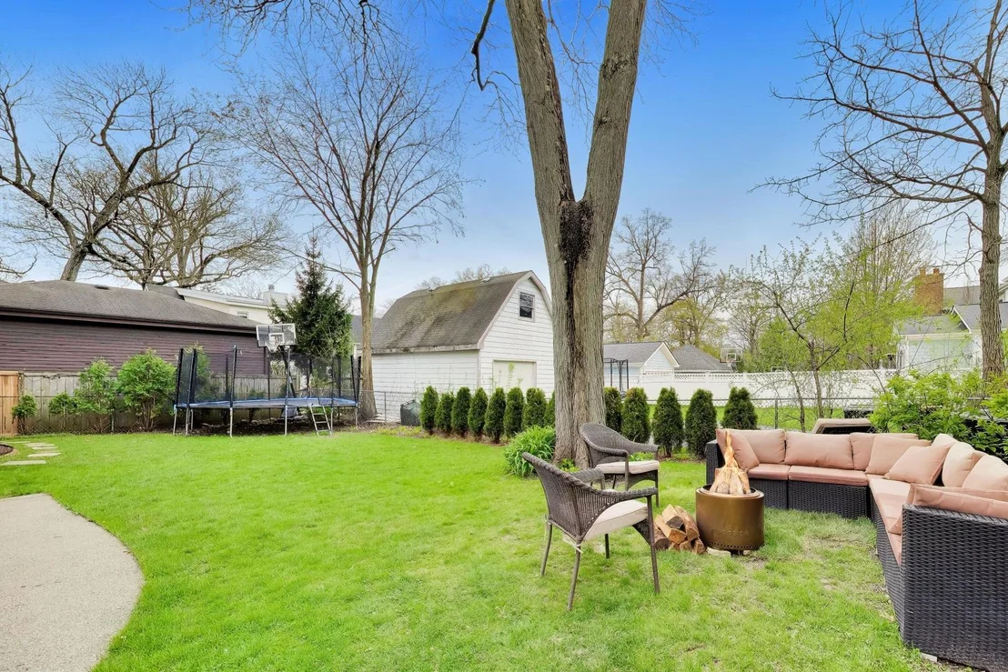 Photo of 1368 Scott Avenue