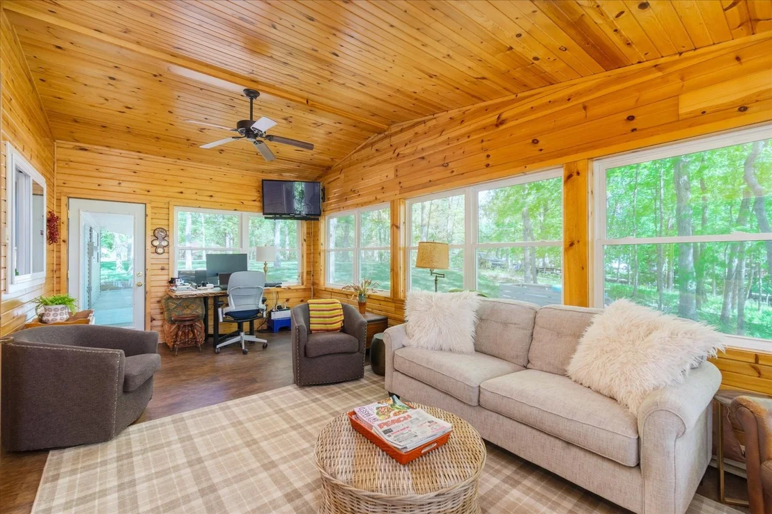 Photo of 1127 Loganberry Lane