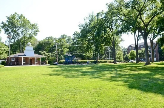 Photo of Unit 2D at 2425 Central Street