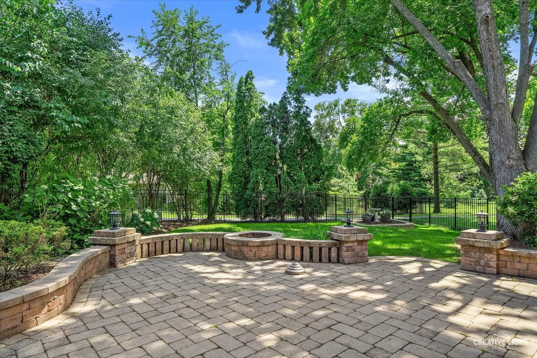 Photo of 2425 Tanglewood Drive
