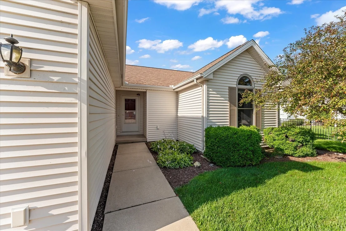 Photo of 507 Deerpath Drive